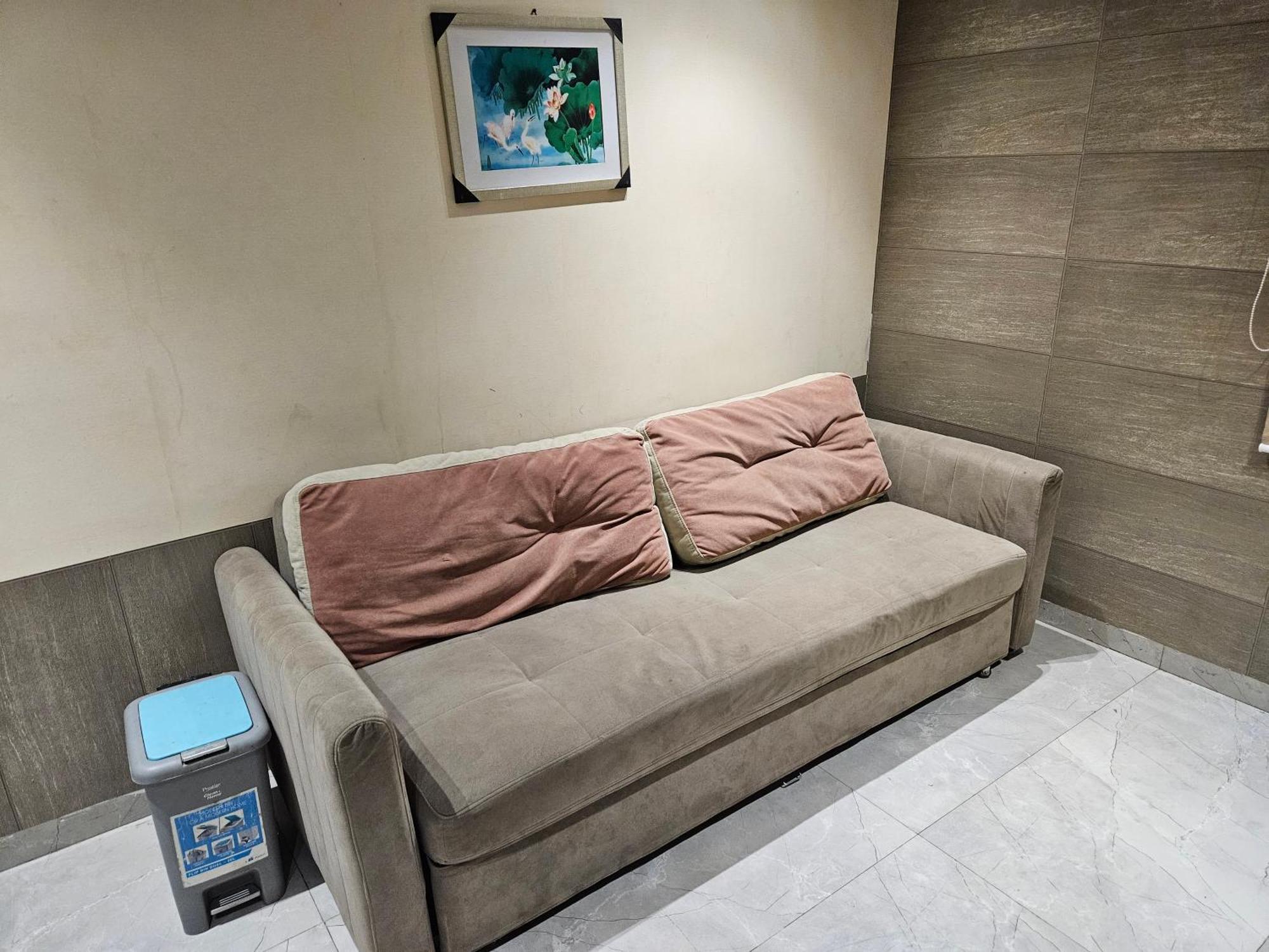 Stayez Studio Apartments Indore Buitenkant foto