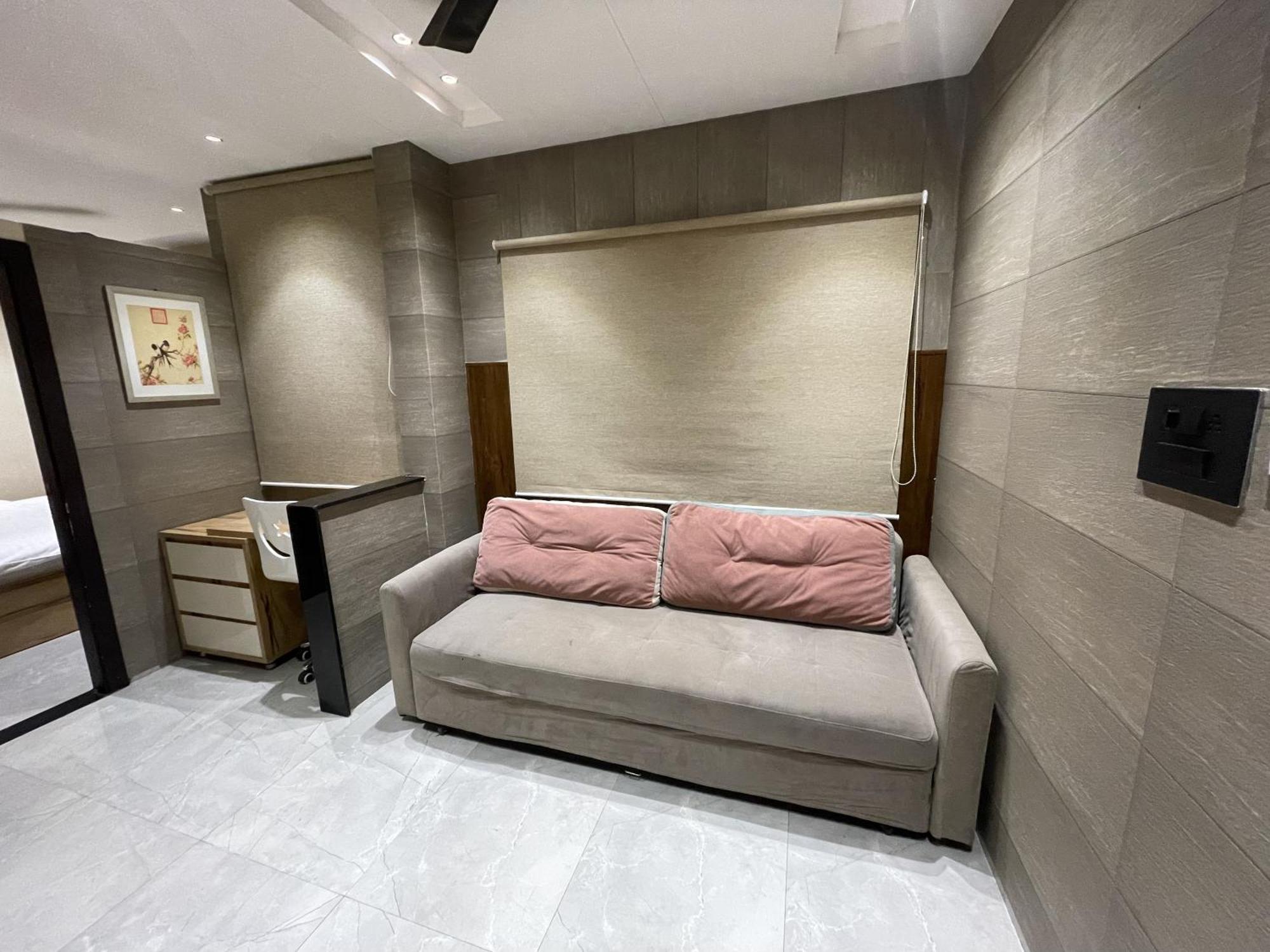 Stayez Studio Apartments Indore Buitenkant foto